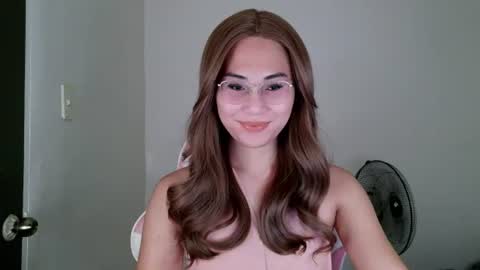 chelly4u69 online show from July 16, 12:00 am
