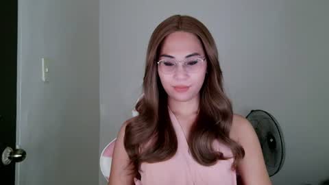 chelly4u69 online show from July 16, 1:06 am