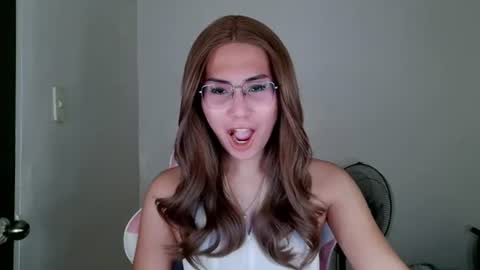 chelly4u69 online show from July 24, 11:08 pm