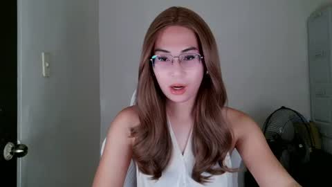 chelly4u69 online show from August 2, 11:55 pm