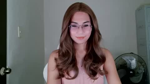 chelly4u69 online show from August 4, 12:07 am