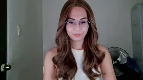 chelly4u69 online show from August 6, 1:04 am