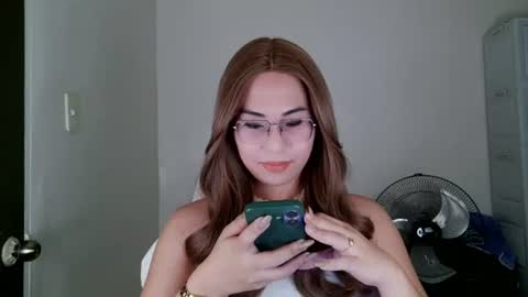 chelly4u69 online show from August 6, 2:10 am