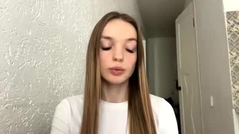 Kira online show from August 15, 9:35 am