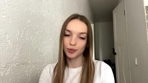 Kira online show from August 15, 11:47 am