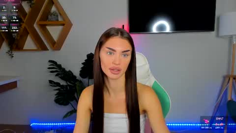 Cherry  Kiss online show from June 24, 6:37 am