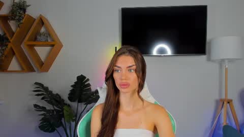 Cherry  Kiss online show from June 25, 7:44 am