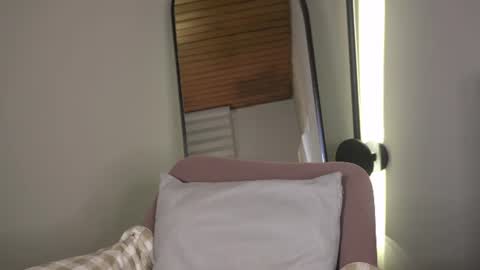 cherry_bunnyx online show from August 7, 8:47 am