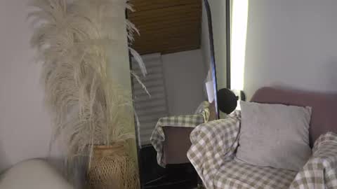 cherry_bunnyx online show from August 11, 4:03 am