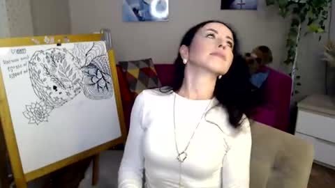 Julie online show from August 6, 4:28 pm
