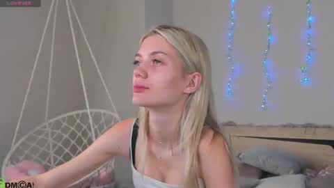 cherry_pr1ce online show from August 9, 11:39 pm