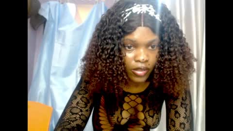 Sophie online show from August 12, 9:44 am