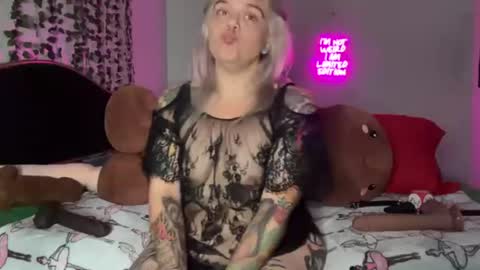 CherryBombBomb online show from August 7, 4:34 am