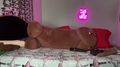 CherryBombBomb online show from August 7, 5:40 am