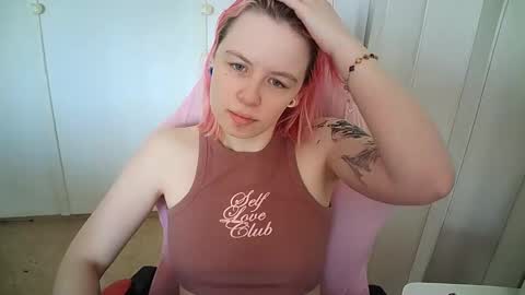 cherrybaby_0 online show from May 11, 11:23 am