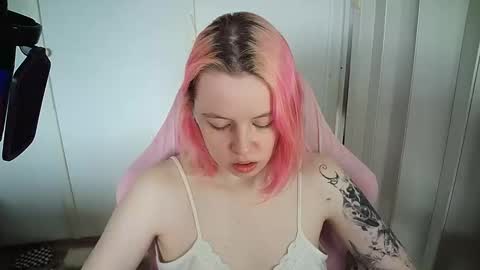 cherrybaby_0 online show from May 12, 9:09 am
