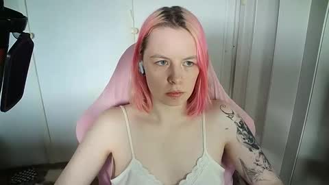 cherrybaby_0 online show from May 12, 11:21 am