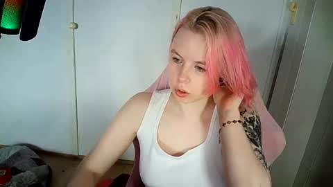 cherrybaby_0 online show from June 11, 8:53 am