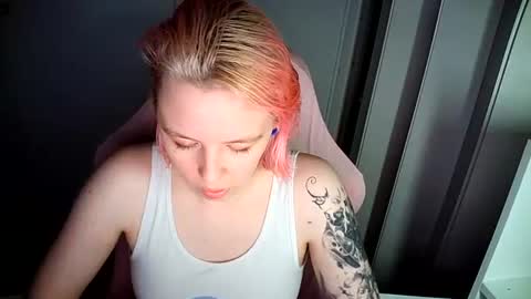 cherrybaby_0 online show from June 14, 10:40 pm