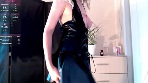 Mia online show from August 1, 2:23 pm