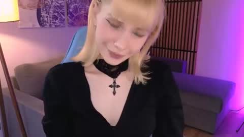 cherrybite_ online show from September 7, 10:05 pm