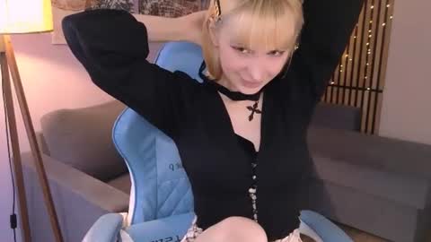 cherrybite_ online show from September 8, 12:17 am