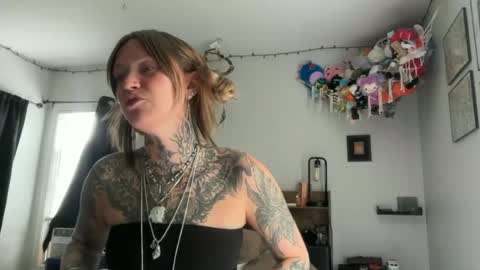 cherrybox00 online show from July 28, 6:14 pm