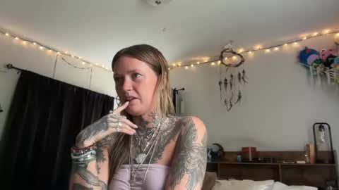 cherrybox00 online show from July 30, 4:36 pm
