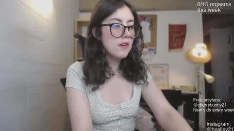 Sarah Prez online show from May 28, 5:43 am