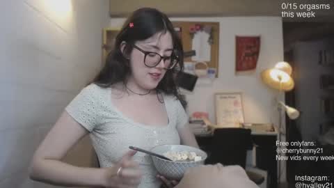 Sarah Prez online show from June 2, 4:59 am