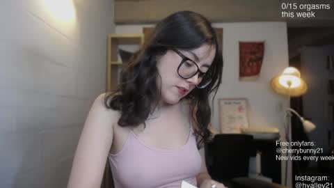 Sarah Prez online show from June 6, 5:02 am