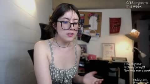 Sarah Prez online show from June 16, 4:44 am