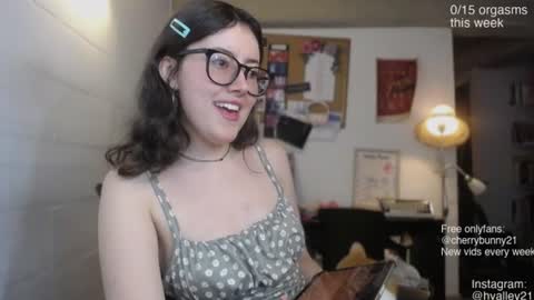 Sarah Prez online show from June 28, 6:05 am
