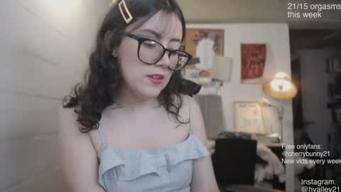 Sarah Prez online show from August 14, 2:15 am