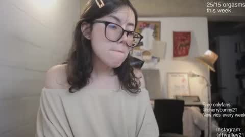 Sarah Prez online show from August 16, 6:28 am