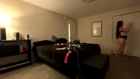cherrymilkk online show from June 26, 4:27 am