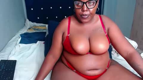 cherryyummy69 online show from May 6, 9:38 pm