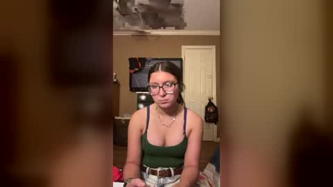 cheyenne_p online show from August 7, 1:49 am
