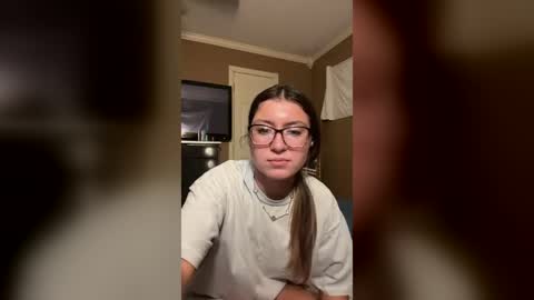 cheyenne_p online show from August 7, 2:55 am