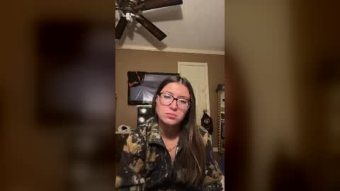 cheyenne_p online show from August 7, 4:45 am
