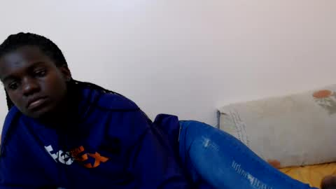 chichie_ online show from August 1, 6:36 pm