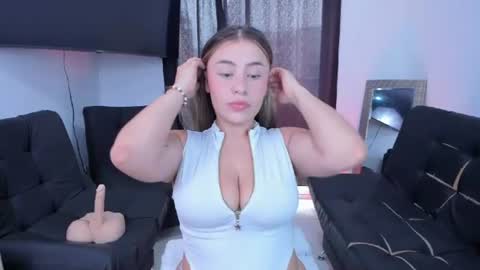 Lorena online show from August 14, 7:50 pm