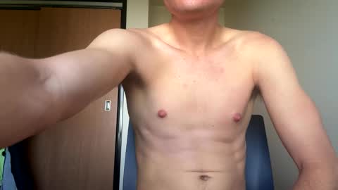 chill_fit_guy online show from May 26, 1:12 pm