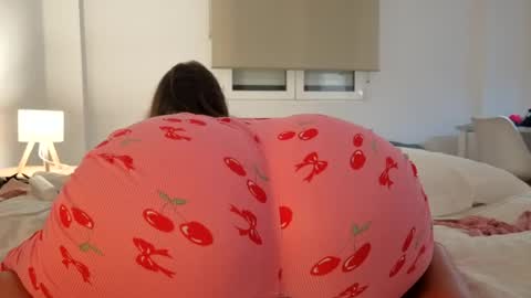 yoursensualparadise online show from July 28, 9:32 pm