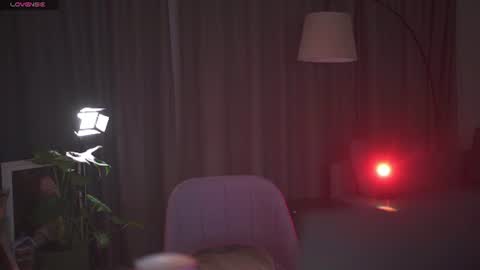 chillwithstacy online show from August 2, 10:28 pm