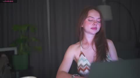 chillwithstacy online show from August 13, 12:02 am