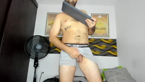Chilly Willyx online show from May 12, 2:56 am
