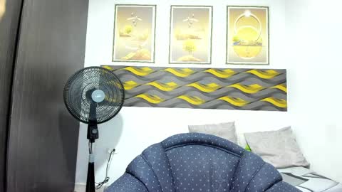 Chilly Willyx online show from May 14, 10:47 am