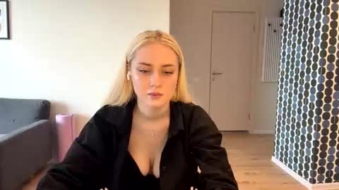 Chanelle online show from July 26, 4:12 pm
