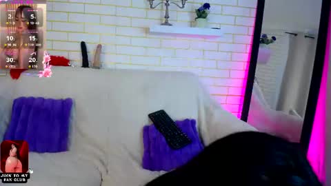 chloe1126_ online show from August 6, 8:57 am